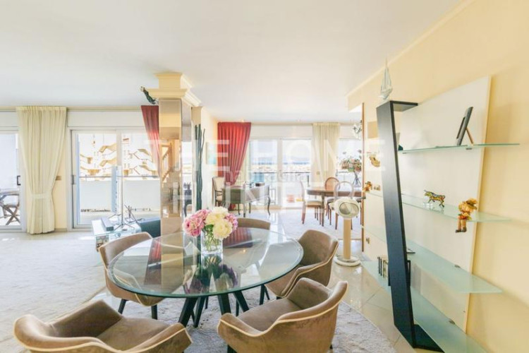Ático  de 214 m2 con vistas y terraza en venta en escala, l en Escala (L´)
