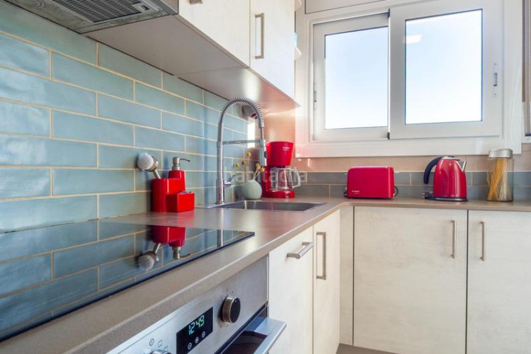 Apartamento piso en muy buen estado con vistas despejadas en Escala (L´)