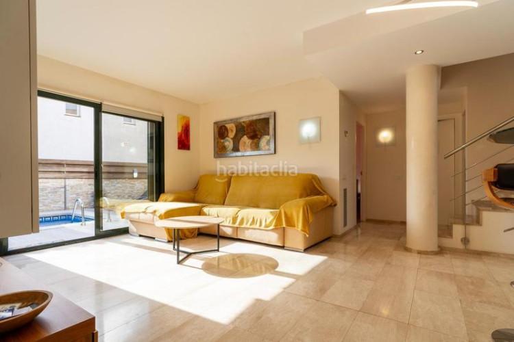 Casa  moderna situada a 250m de la playa en Riells Escala (L´)