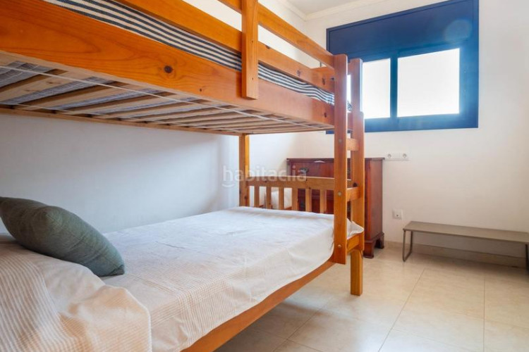 Dúplex fantástico dúplex a solo 650m de la playa y junto a todos los servicios! en Escala (L´)