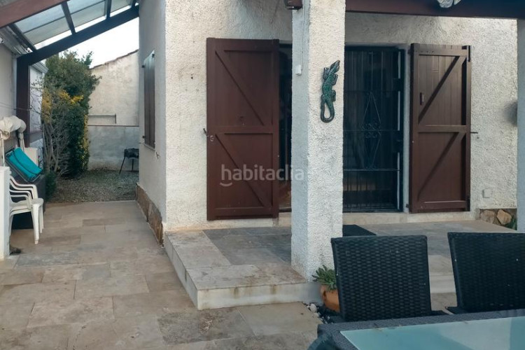 Chalet en carrer fitora 38 casa reformada a pie de la playa de Riells de la escala en Escala (L´)