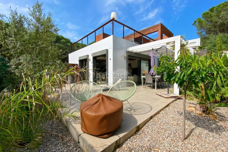Casa moderna casa a sólo 3 minutos a pie de la playa de cala Montgó, en lescala, en la costa brava.en el límite del parque natural del en Escala (L´)