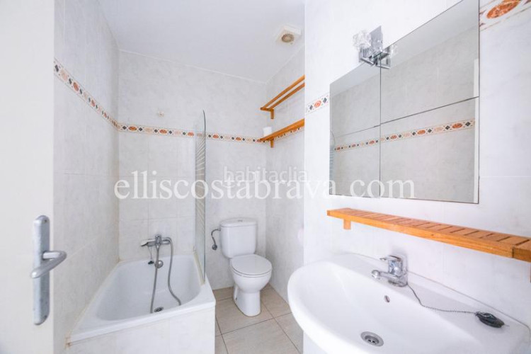 Piso ???en exclusiva - magnífico apartamento en cala Montgó en Escala (L´)