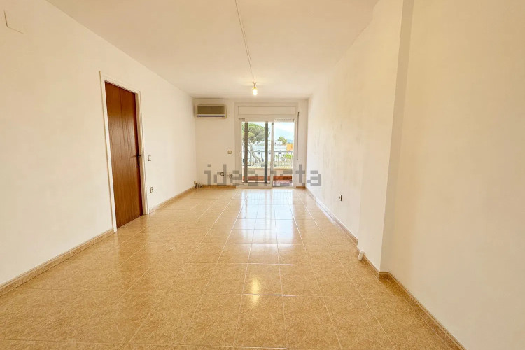 Piso en avenida de Montgó