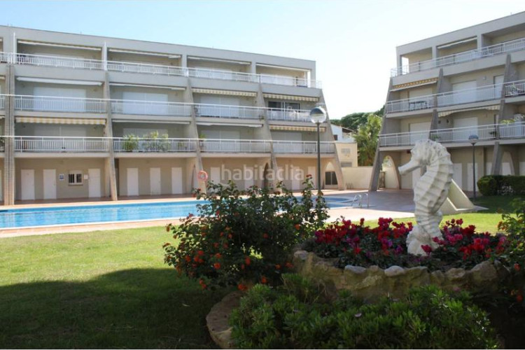 Piso en narcís monturiol 15 piso en venta en com. els pins en Escala (L´)