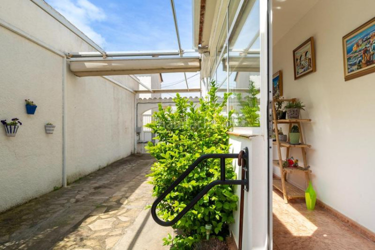 Casa  individual en excelente estado a 120m de la playa de Riells en Escala (L´)