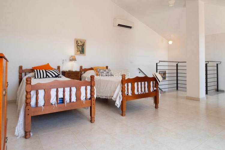 Dúplex fantástico dúplex a solo 650m de la playa y junto a todos los servicios! en Escala (L´)