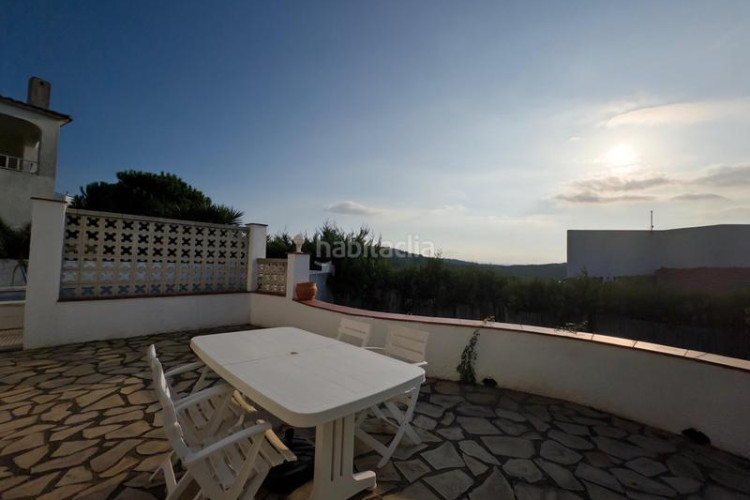 Casa  en cala Montgó con piscina, bonitas vistas y a sólo 180m del mar en Escala (L´)