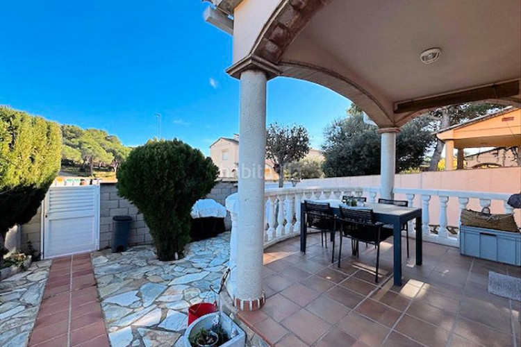 Chalet villa con piscina privada, de primera calidad en Escala (L´)
