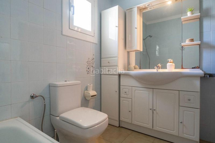 Casa  espaciosa con vistas al mar y piscina privada zona puig sec en Escala (L´)