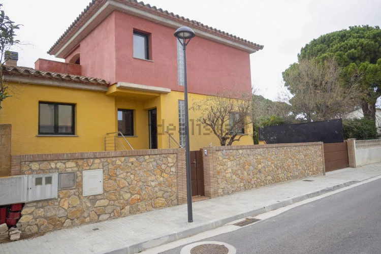 Casa independiente en calle Salvia
