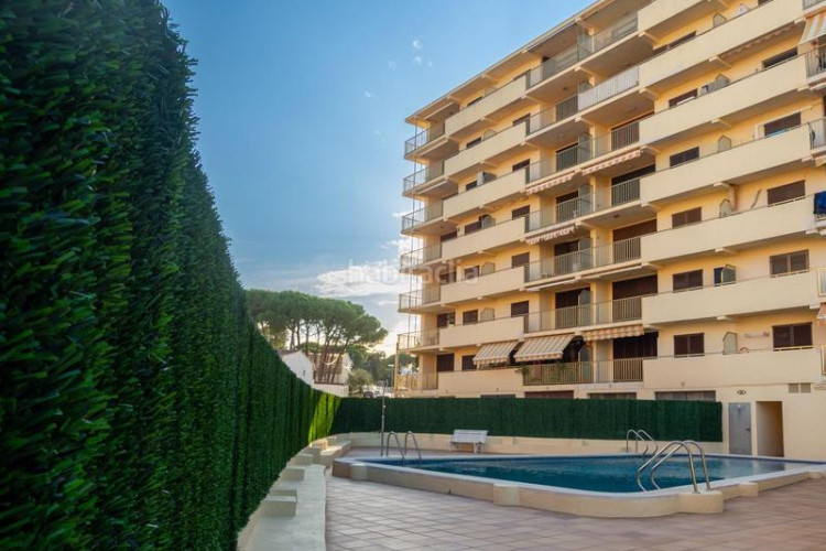 Piso apartamento con terraza vistas al mar y montaña en Escala (L´)