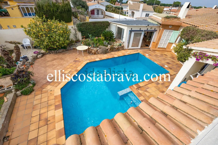 Casa independiente en Barrio Riells