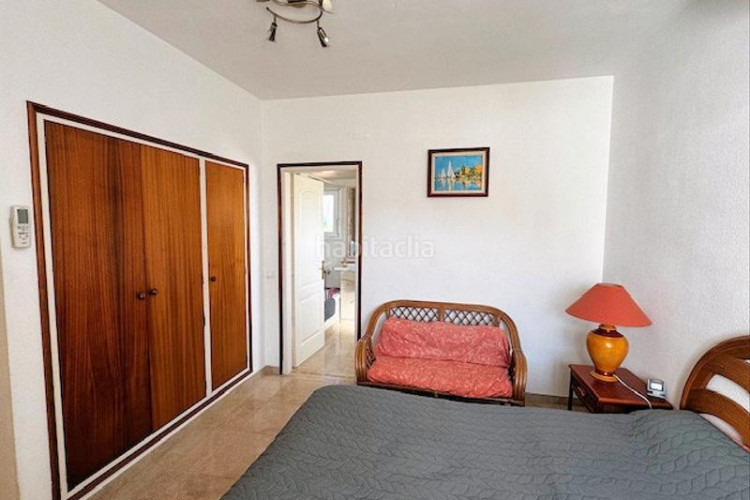 Casa villa de 180m²,con 3 dormitorios, garaje y piscina privada en Escala (L´)