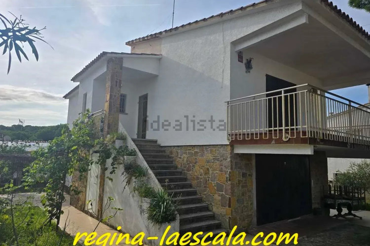 Casa independiente en calle Olives