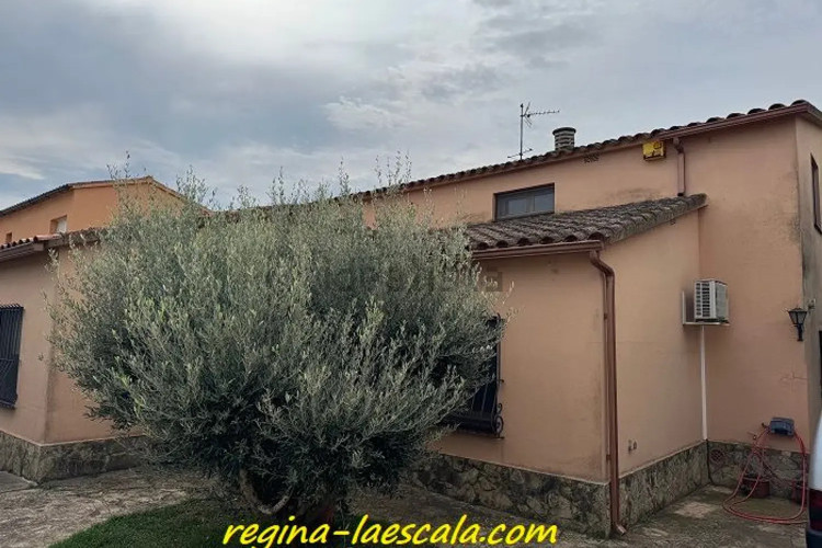 Chalet adosado en CL Muntanya Rodona