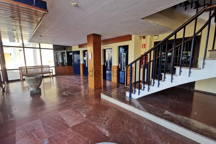 APARTAMENTO PRIMERA LINIA DE MAR CON AMPLIAS TERRAZAS Y PISCINA COMUNITARIA EN EL PUEBLO DE L'ESCALA