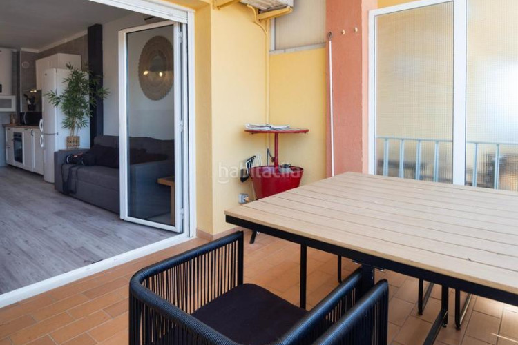 Apartamento piso con vistas al mar y a pocos pasos de la playa en Escala (L´)