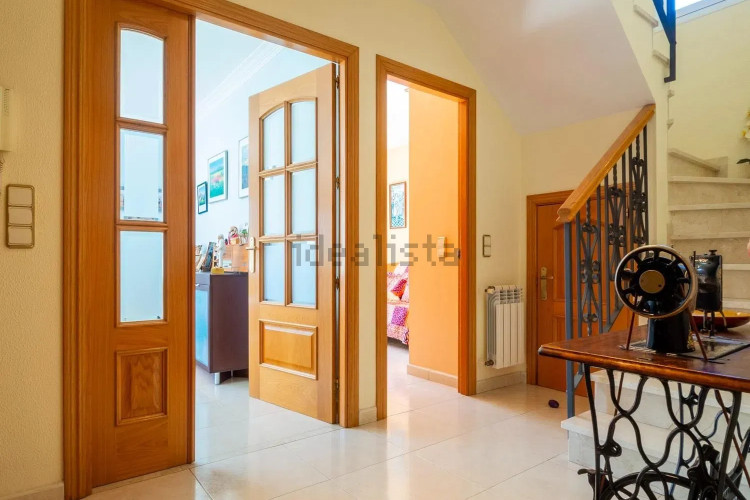 Chalet pareado en calle Tossa