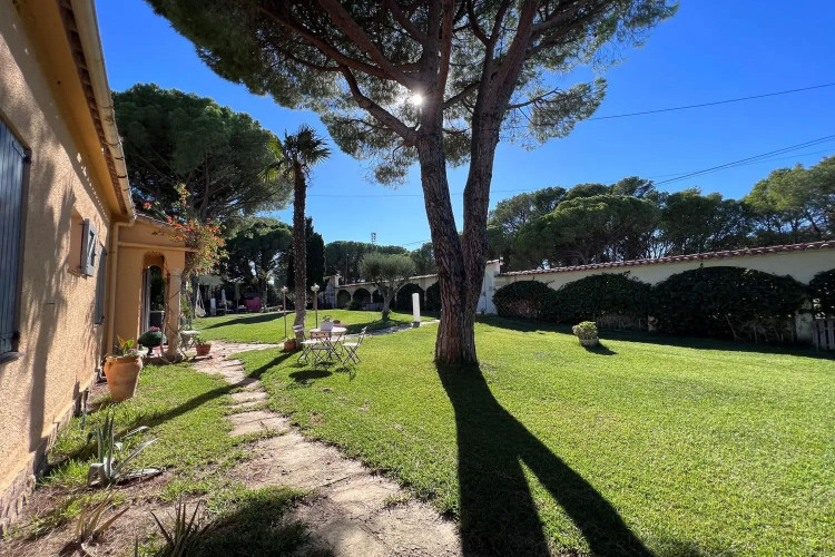 CASA UNIFAMILIAR ESTIL PROVENÇAL A L'ALT EMPORDÀ