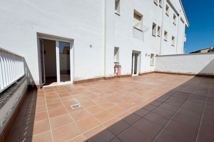 Avinguda de Montgu00F3, 68, Port - La Cota - Puig Sec