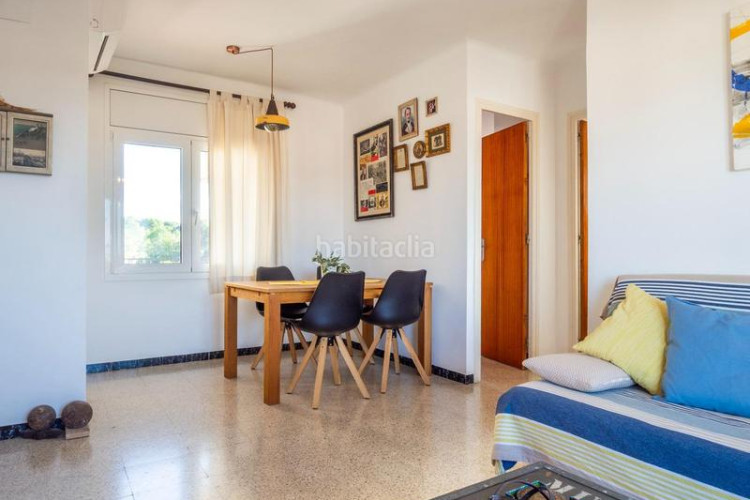 Apartamento piso en muy buen estado con vistas despejadas en Escala (L´)