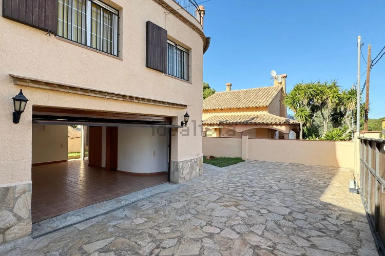 Casa independiente en calle Muga, 73