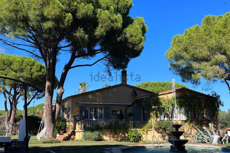 CASA UNIFAMILIAR ESTIL PROVENÇAL A L'ALT EMPORDÀ