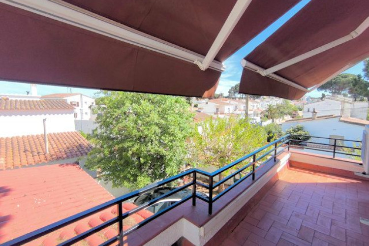 Carrer Santa Coloma, Riells