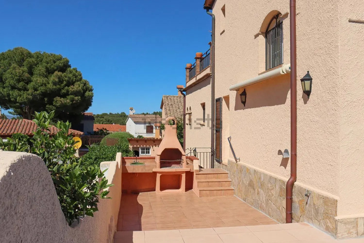 INSPIRA GLOBAL INMO - CASA UNIFAMILIAR CON PISCINA AL PUIG SEC