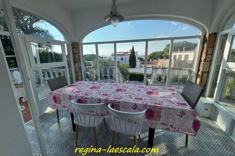 Chalet pareado en calle Pinedes