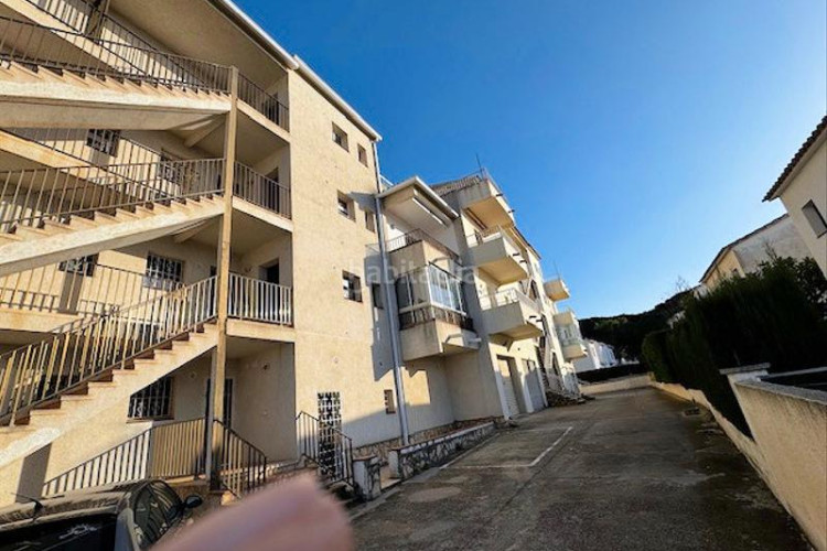 Apartamento  de 82m2, a 300m de la mar, con 20m2 de terraza en Escala (L´)