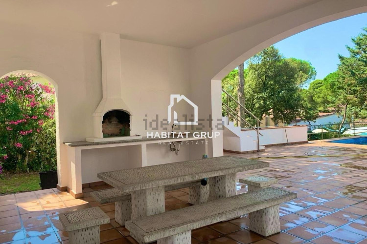 Casa independiente en Barrio Port - Les Planasses