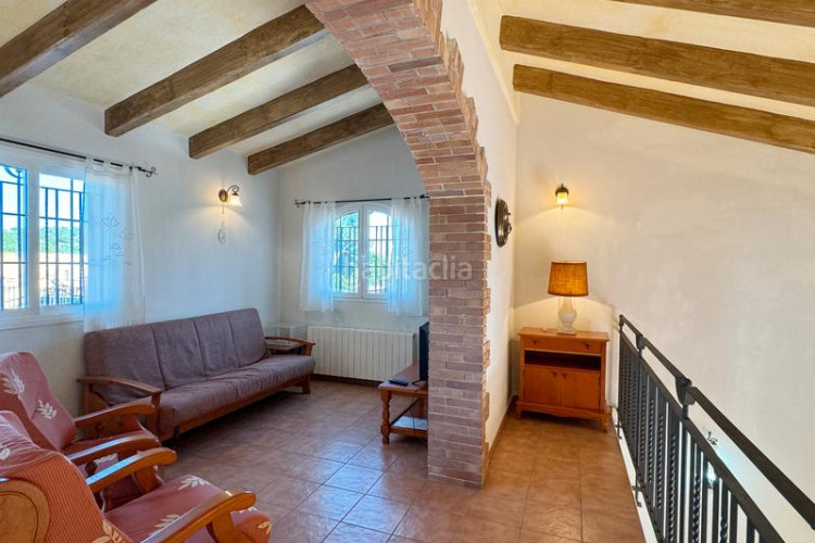 Casa en carrer muga 73 con piscina privada y vistas al mar panorámicas en Escala (L´)