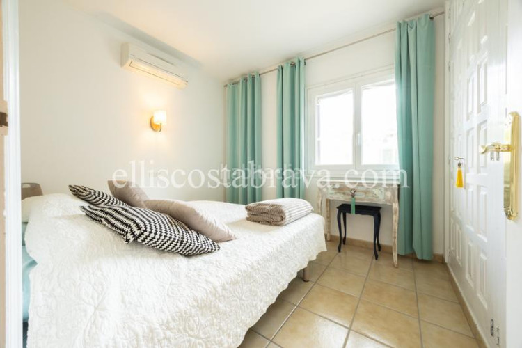 Casa  con vistas al mar y a la montaña - puig sec en Escala (L´)