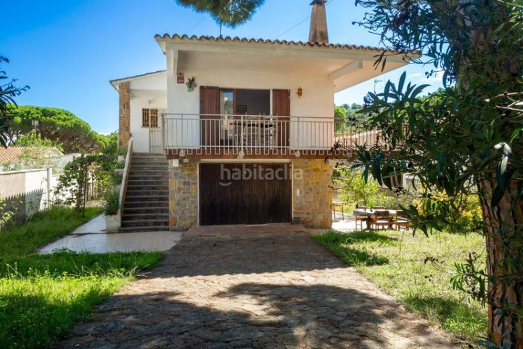 Casa  individual con jardín privado zona puig sec en Escala (L´)