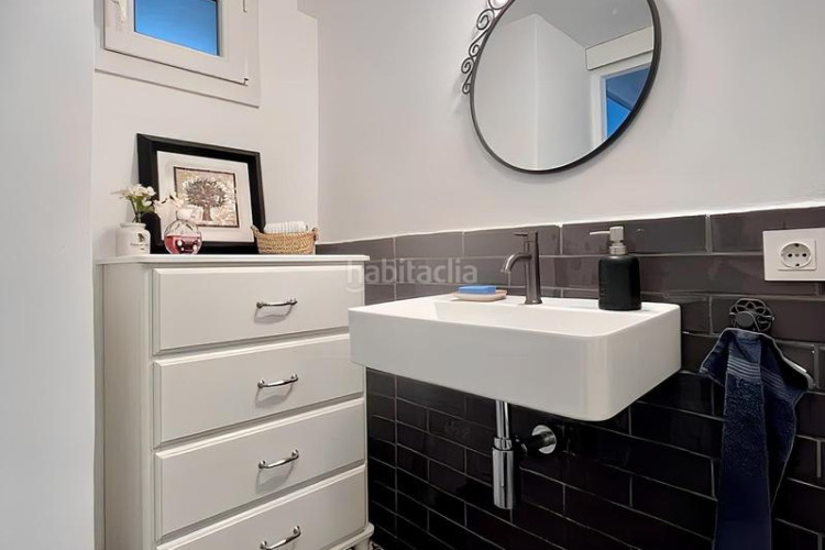 Piso dúplex exclusivo con espectaculares vistas al mar y solárium privado en Escala (L´)