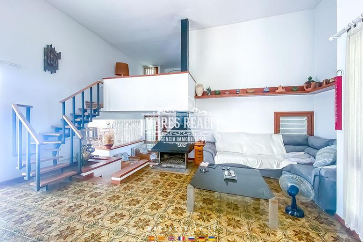 Casa preciosa casa a 4 vientos con gran parcela en Escala (L´)