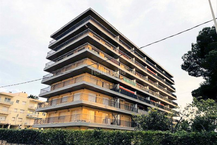 Apartamento en avinguda riells 142 apartamento, 65m2, con vistas al puerto y al mar y con parking en Escala (L´)