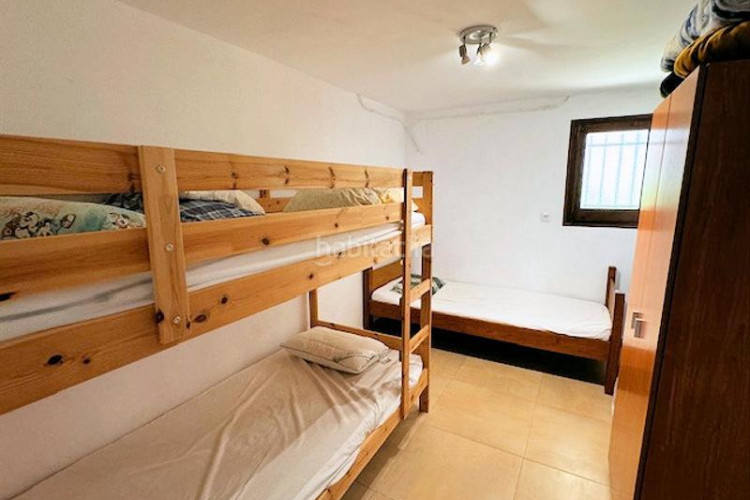Casa villa de 216m² con 5 dormitorios, 2 baños y piscina privada posible en Escala (L´)