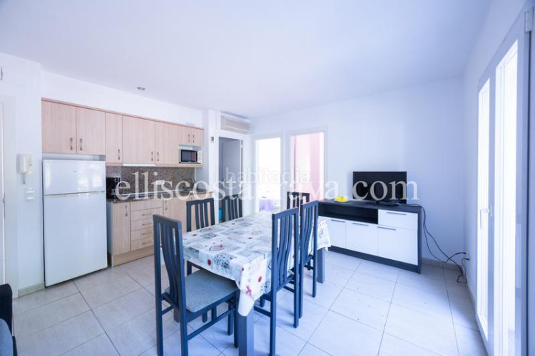 Piso ???en exclusiva - magnífico apartamento en cala Montgó en Escala (L´)
