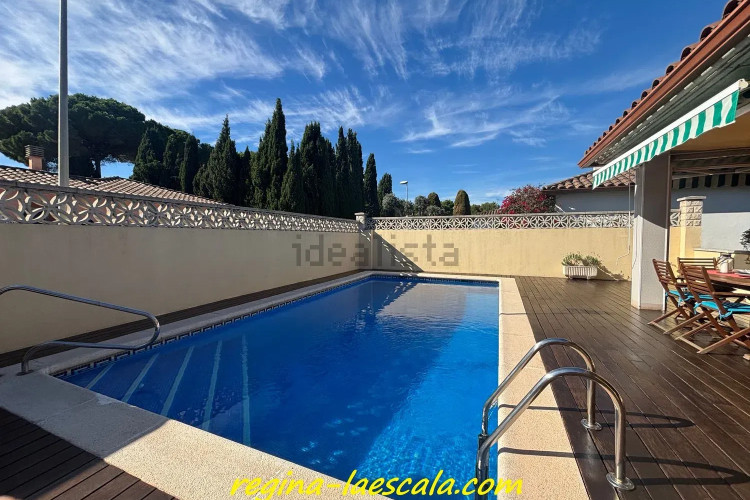 Chalet pareado en calle Cantallops