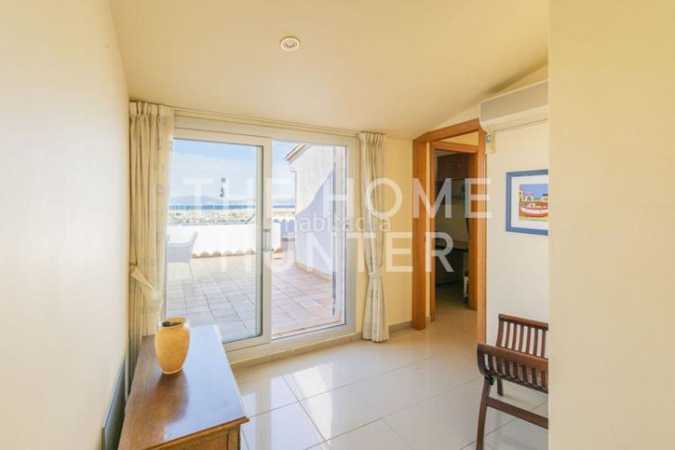 Ático  de 214 m2 con vistas y terraza en venta en escala, l en Escala (L´)
