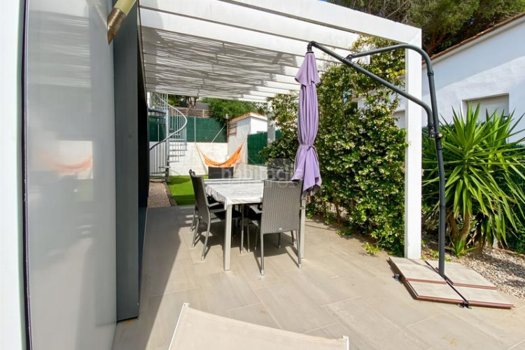 Casa moderna casa a sólo 3 minutos a pie de la playa de cala Montgó, en lescala, en la costa brava.en el límite del parque natural del en Escala (L´)