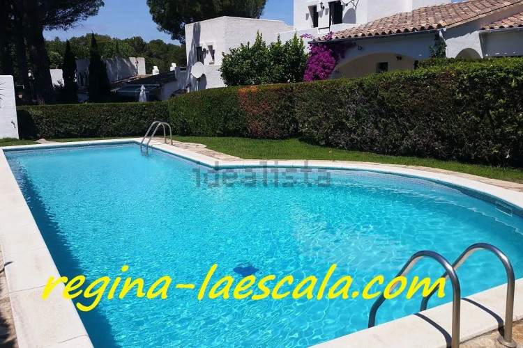 Chalet adosado en calle Onyar