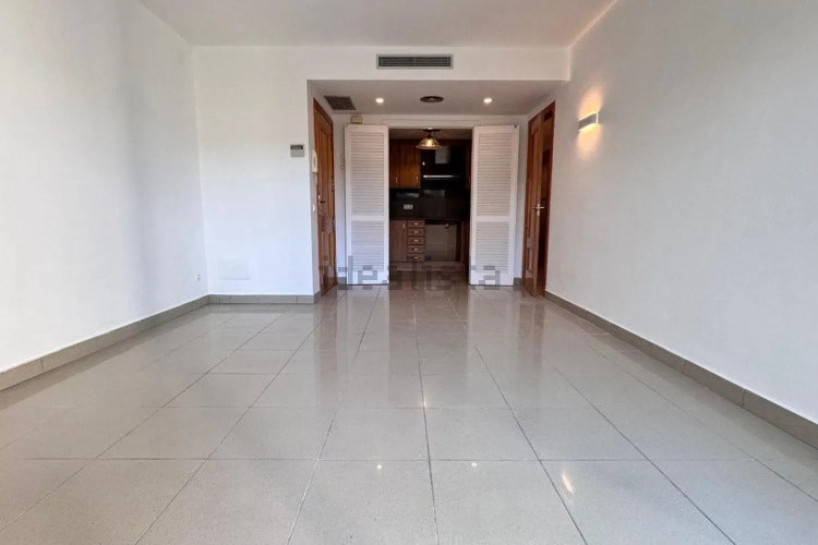 Precioso apartamento de planta baja frente el puerto de l'Escala!