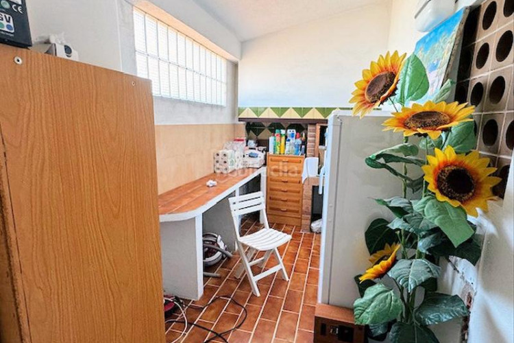 Casa villa de 180m²,con 3 dormitorios, garaje y piscina privada en Escala (L´)