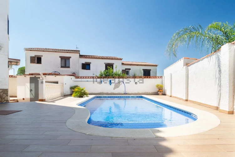 Casa independiente en Barrio Port - Les Planasses