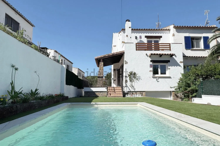 Chalet pareado en calle Era