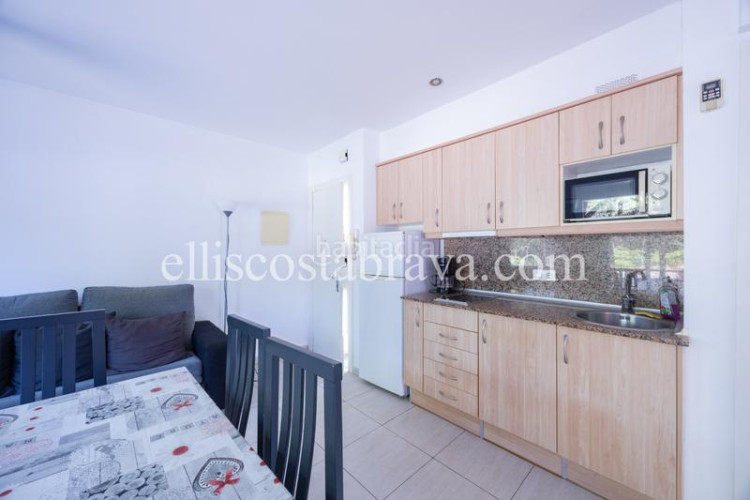 Piso ???en exclusiva - magnífico apartamento en cala Montgó en Escala (L´)
